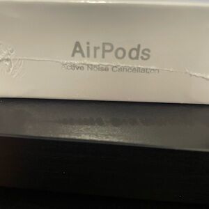 Apple AirPods with Noise Cancellation - White